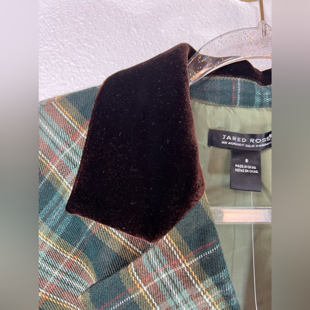 Tahari Green Plaid Blazer with Velvet Collar - Picture 5 of 13
